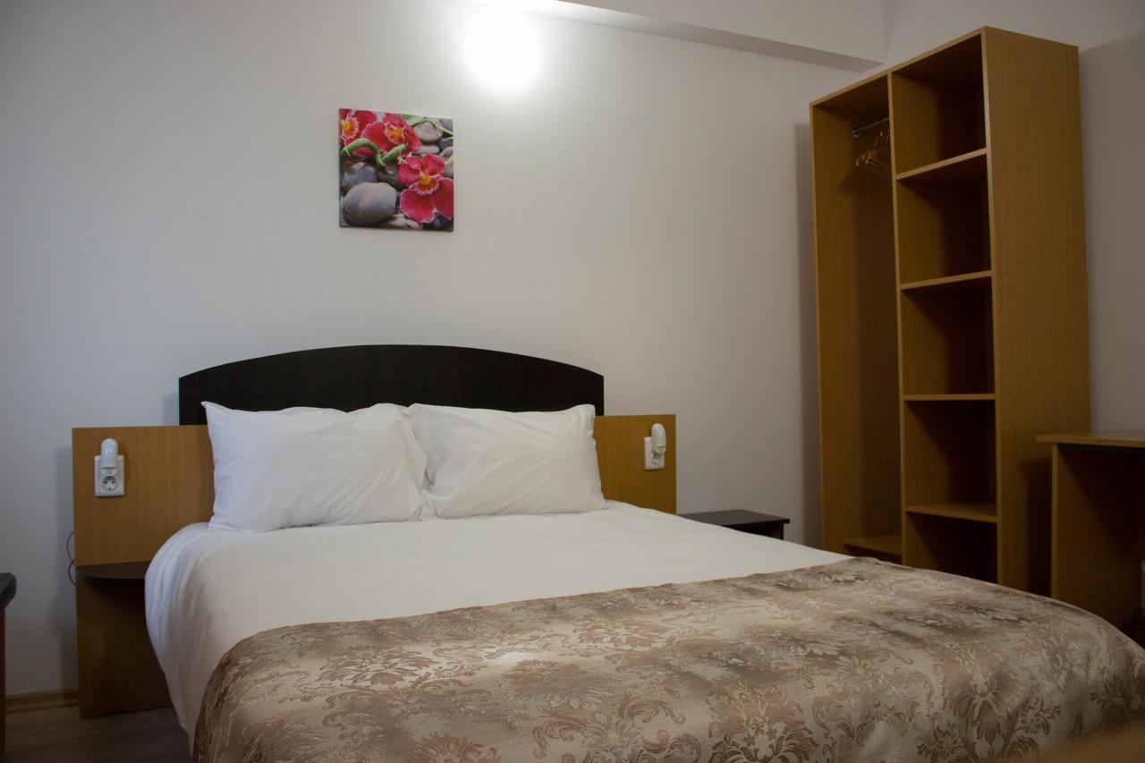 Rent Room N&S Iasi Extérieur photo