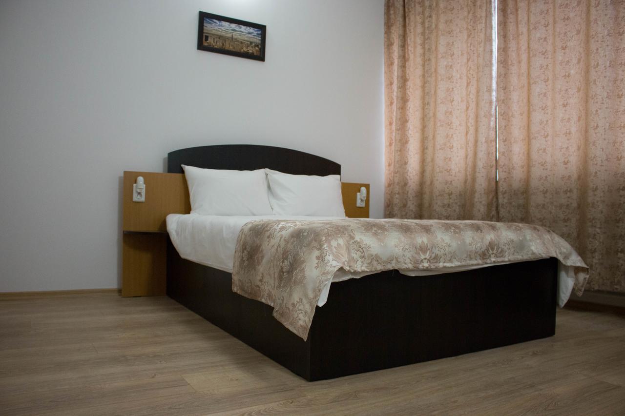 Rent Room N&S Iasi Extérieur photo